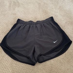 Nike Women’s Tempo Dry Core 3” Running Shorts - Black Heather/Grey